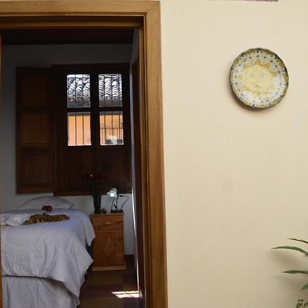 Hotel Y Galeria Uxlabil Antigua Dış mekan fotoğraf