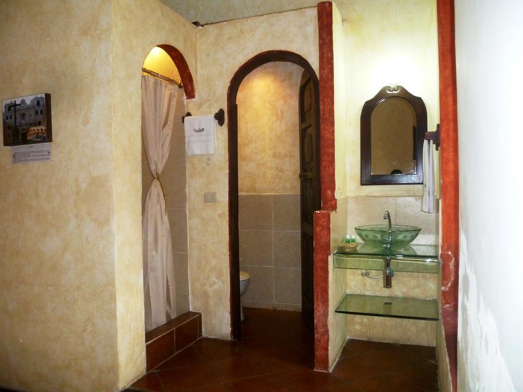 Hotel Y Galeria Uxlabil Antigua Oda fotoğraf