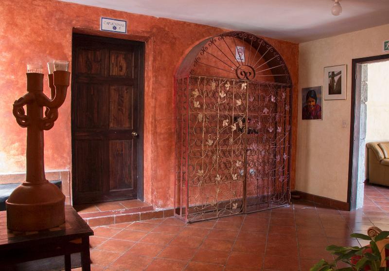 Hotel Y Galeria Uxlabil Antigua Dış mekan fotoğraf