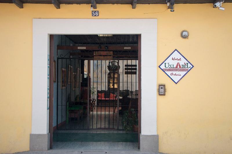 Hotel Y Galeria Uxlabil Antigua Dış mekan fotoğraf