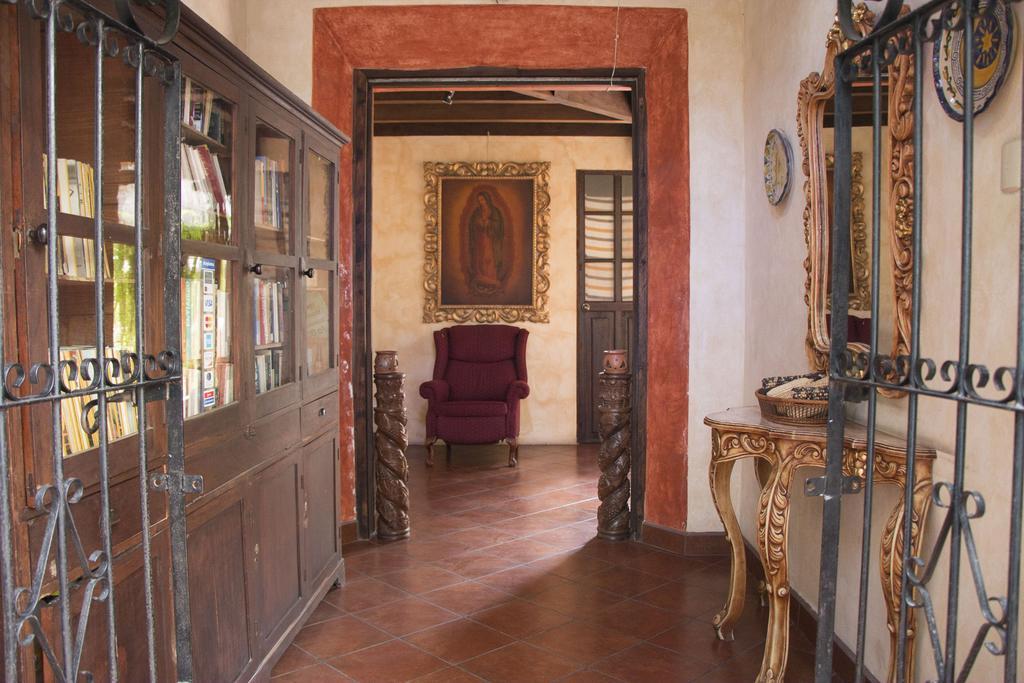 Hotel Y Galeria Uxlabil Antigua Dış mekan fotoğraf