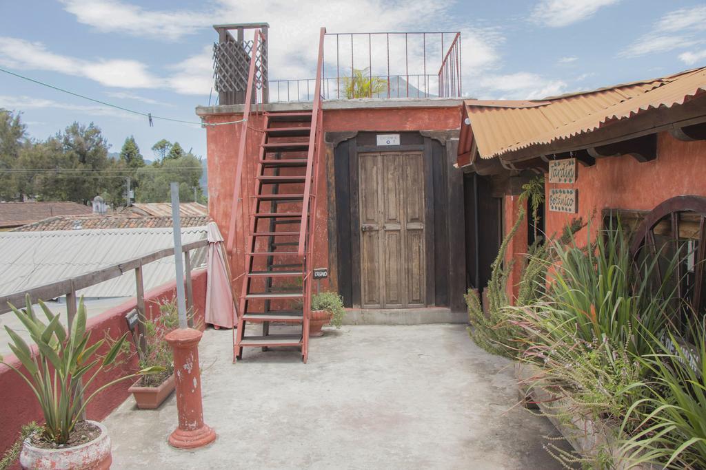 Hotel Y Galeria Uxlabil Antigua Dış mekan fotoğraf